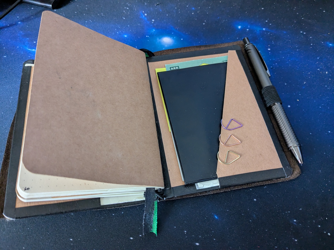 The insert&rsquo;s back also has a pocket inside.